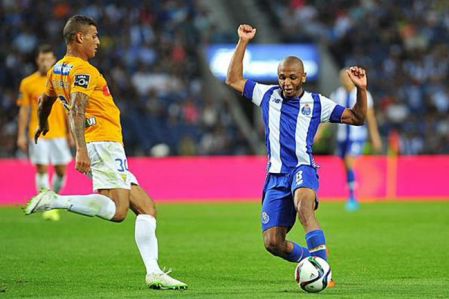 Antunes awards Porto best player of the match against Estoril